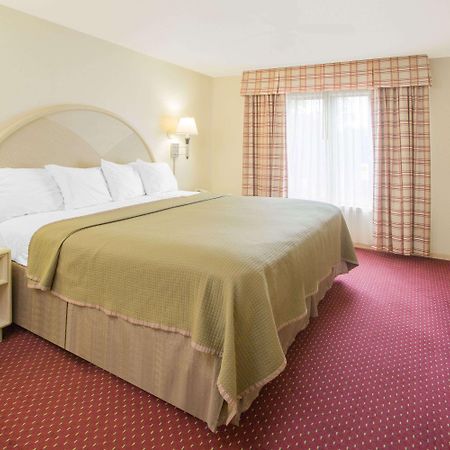ฮาวเวิร์ด จอห์นสัน บาย วินด์แฮม โดทัน Hotel ภายนอก รูปภาพ