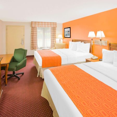 ฮาวเวิร์ด จอห์นสัน บาย วินด์แฮม โดทัน Hotel ภายนอก รูปภาพ