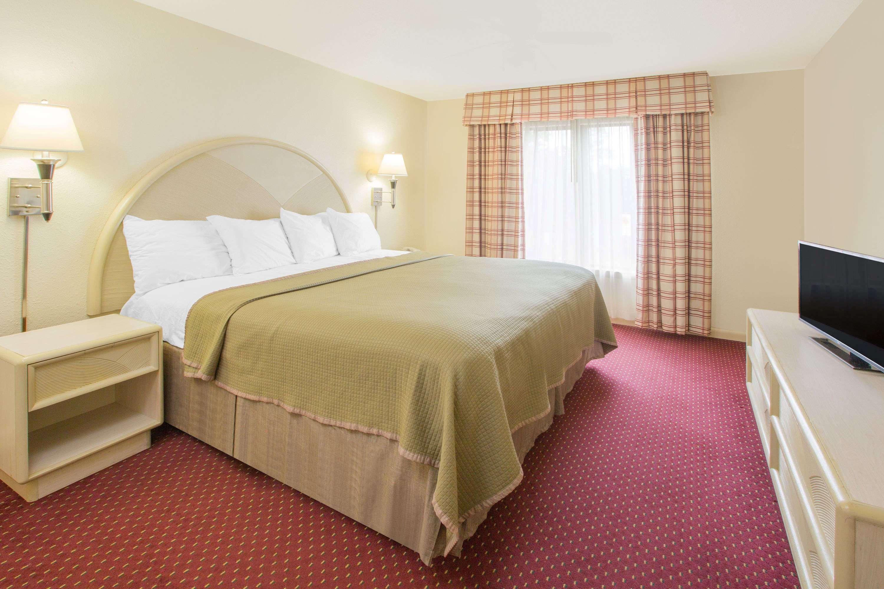 ฮาวเวิร์ด จอห์นสัน บาย วินด์แฮม โดทัน Hotel ภายนอก รูปภาพ
