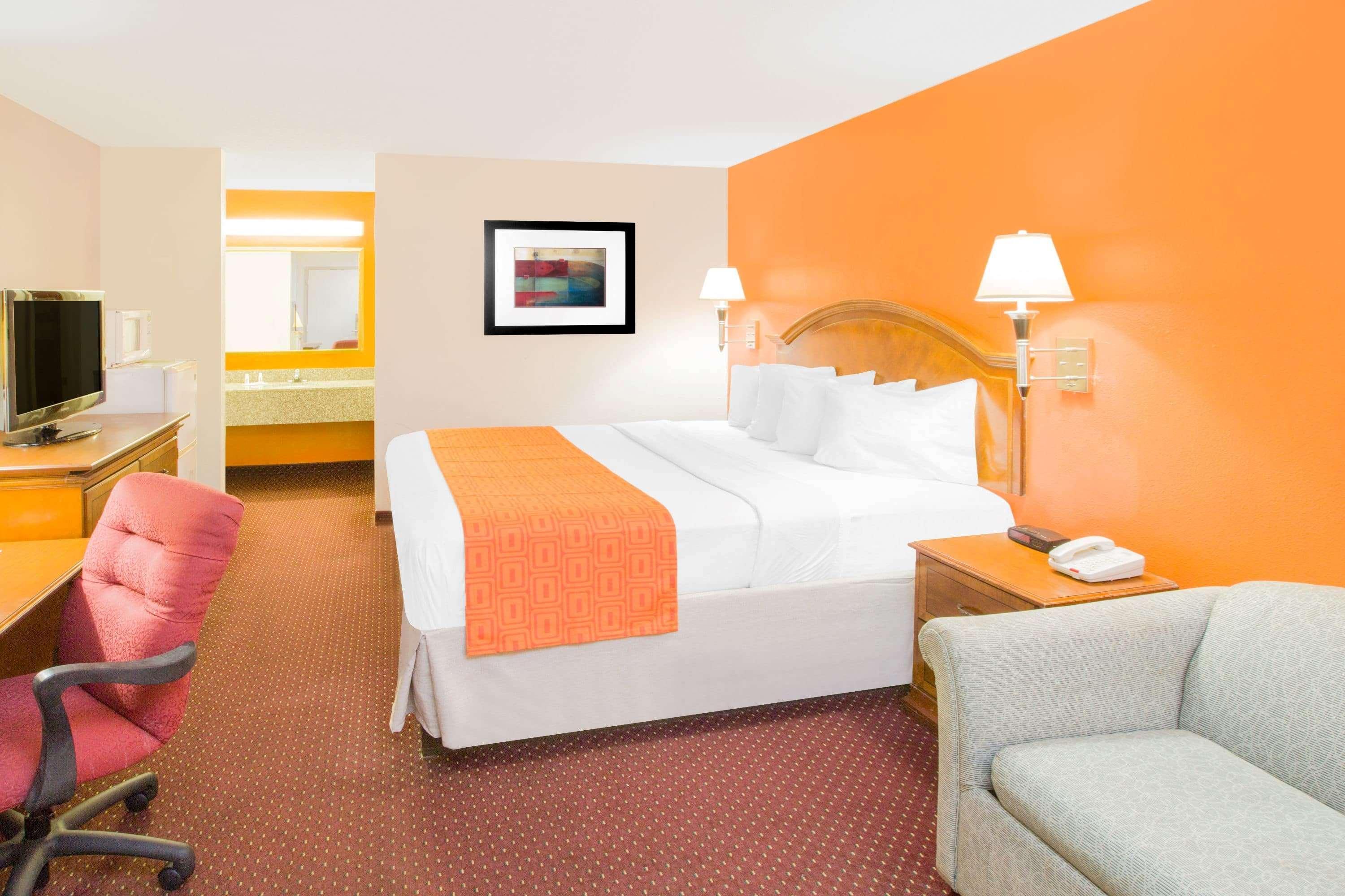 ฮาวเวิร์ด จอห์นสัน บาย วินด์แฮม โดทัน Hotel ภายนอก รูปภาพ